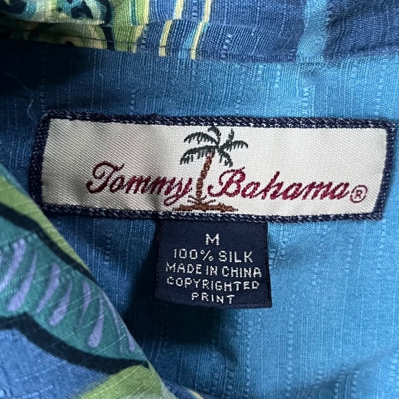 Tommy Bahama Mermaid Hawaiian Shirt Medium 100% silk rare print - Picture 3 of 8